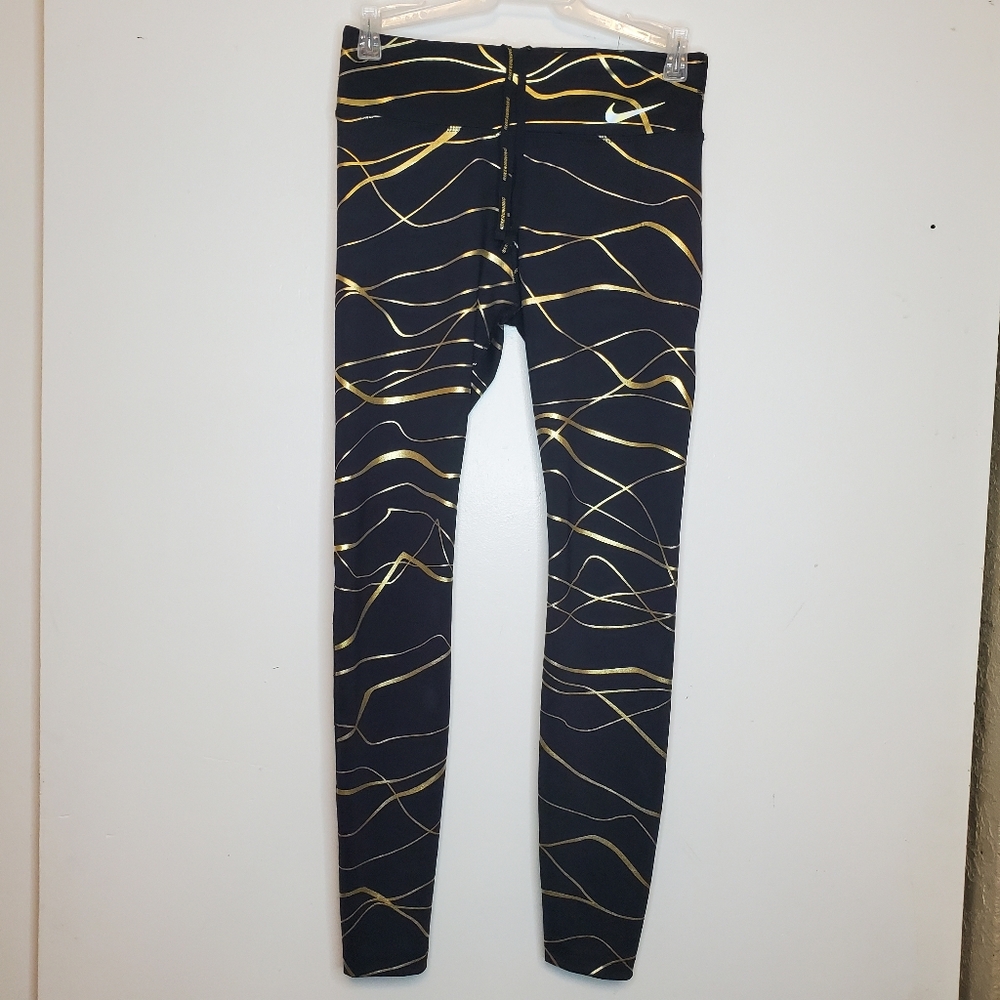 SOLD!❌ More items in my closet❤️ - Picture 6 of 16